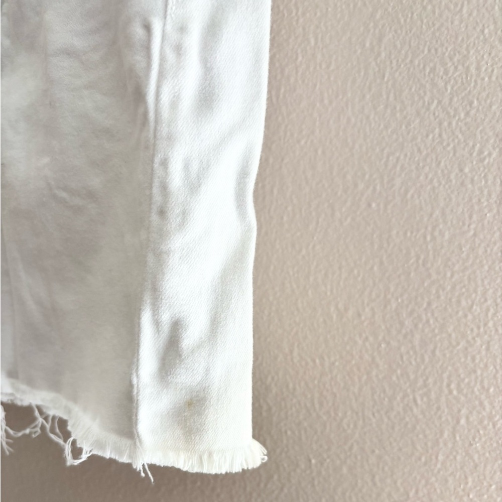 5/$15 MUST BUNDLE Classic White Mini Skirt - Picture 3 of 10